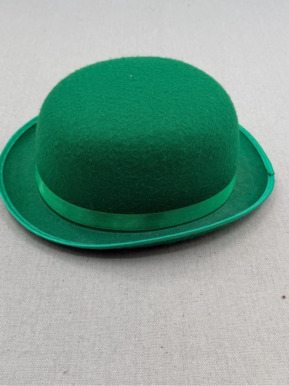 Classic Green Felt Bowler Hat - Men’s Fashion Accessory